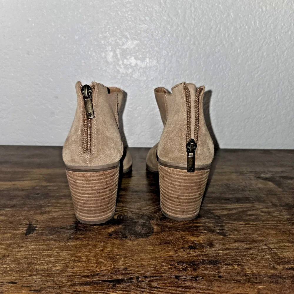 Lucky Brand Keight Booties Women 9M Tan Suede Peep Toe Cutout Block Heel Western